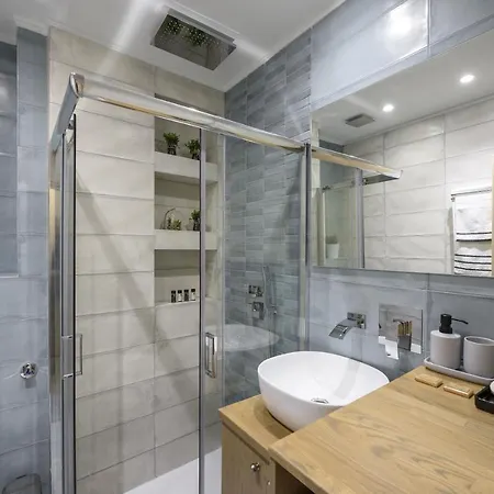 τhe Half Root In The Heart Of Center Appartement *